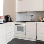 Spacious One-bedroom On A Pedestrian Street, Right In The Center Huoneisto