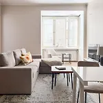 Spacious One-bedroom On A Pedestrian Street, Right In The Center Huoneisto *