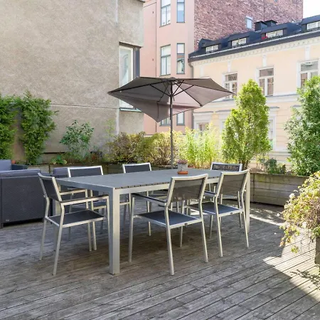 Spacious One-bedroom On A Pedestrian Street, Right In The Center *