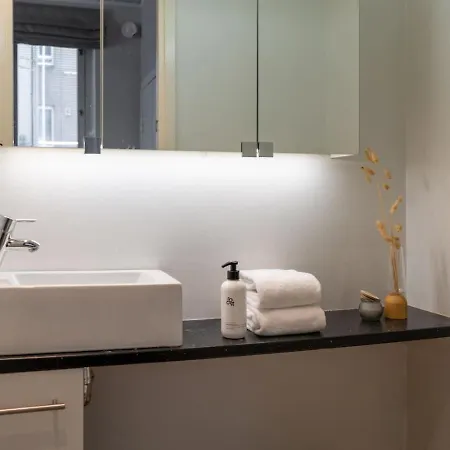 Spacious One-bedroom On A Pedestrian Street, Right In The Center Appartamento