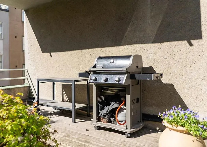 Апартаменты Spacious One-bedroom On A Pedestrian Street, Right In The Center Хельсинки