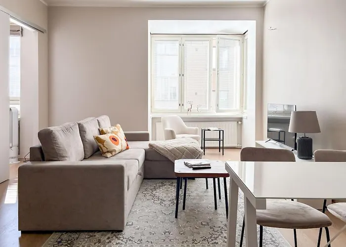 Spacious One-bedroom On A Pedestrian Street, Right In The Center דירה *